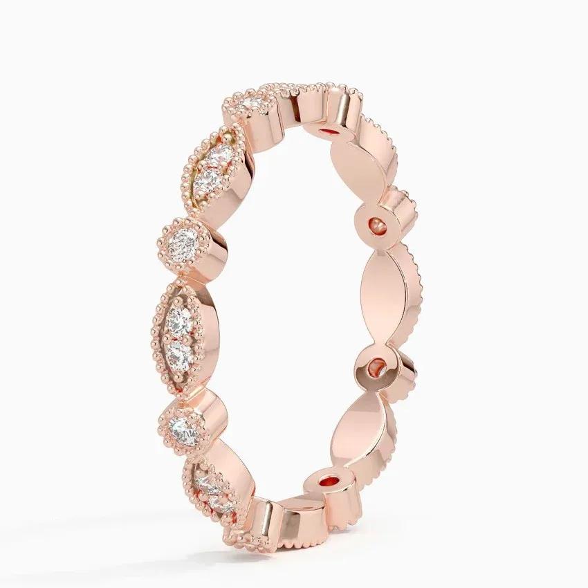 Vigselring i roséguld med diamanter