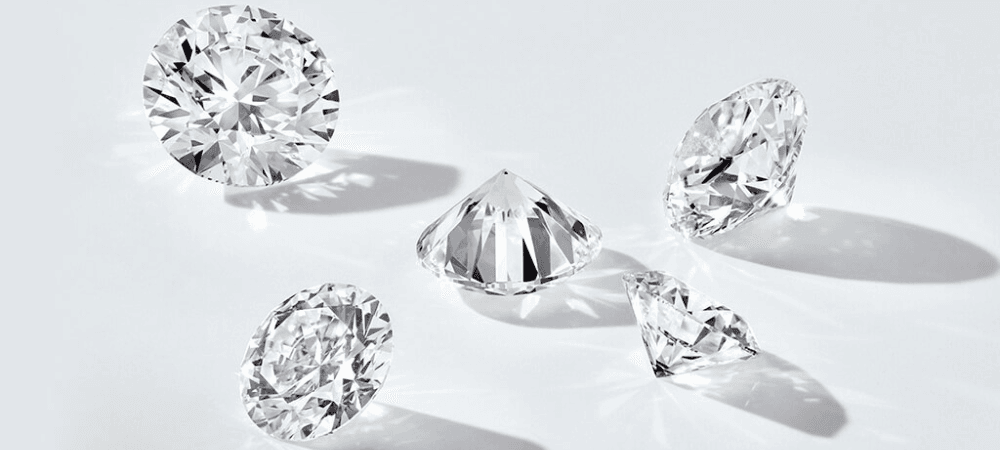 Flera diamanter med olika carat